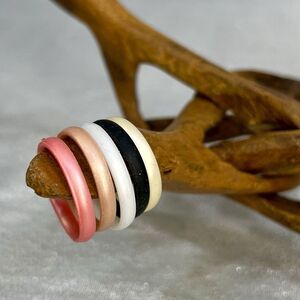 Silicone Rings Stackable Soft & Comfortable Wedding Bands W7 Set of 5